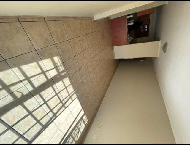 2 BEDROOM APARTMENT FOR SALE IN CASTLEVIEW